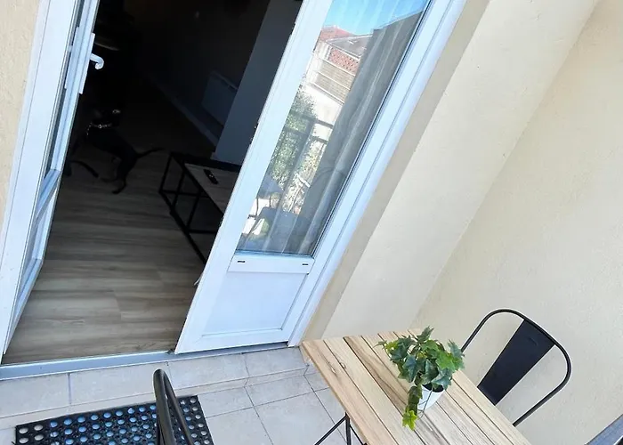 Hébergement de vacances Louvre 2 *